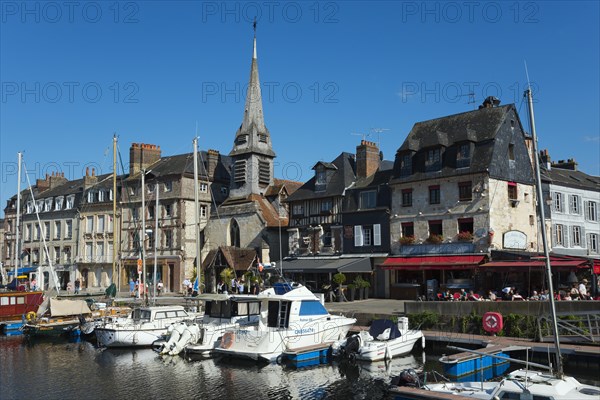 Harbour basin with ships