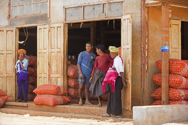 Burmese men of the Pa'O