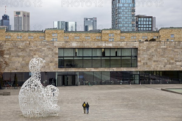 Artwork Body of Knowledge by Jaume Plensa on the Westend Campus of Goethe University