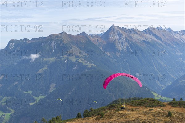 Tandem paragliding flight