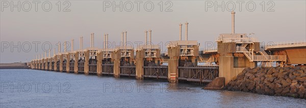 Storm flood barrier