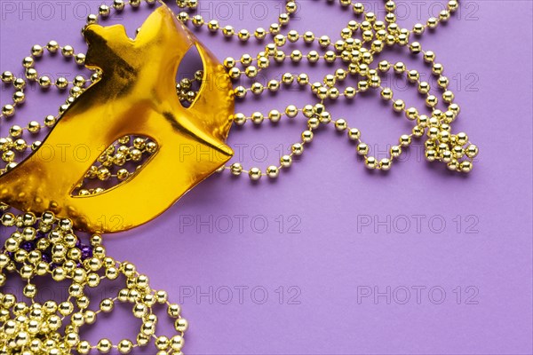 Golden mask pearl decorations