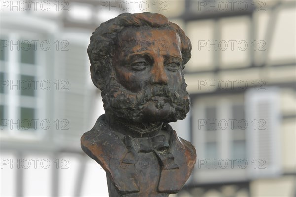 Monument to the Swiss humanist Henri Dunant