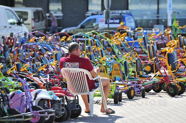 Letter of go-carts on sea dyke promenade at Koksijde