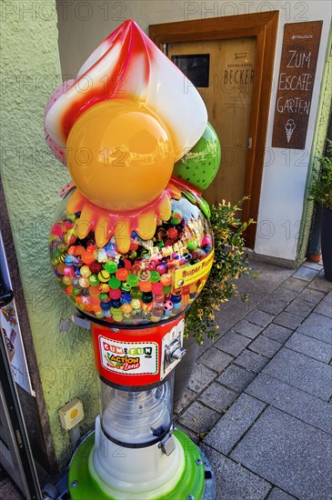 Super flummi machine in the shape of a giant ice cream cone