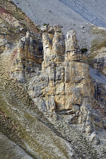 Rock formations at Val Minger