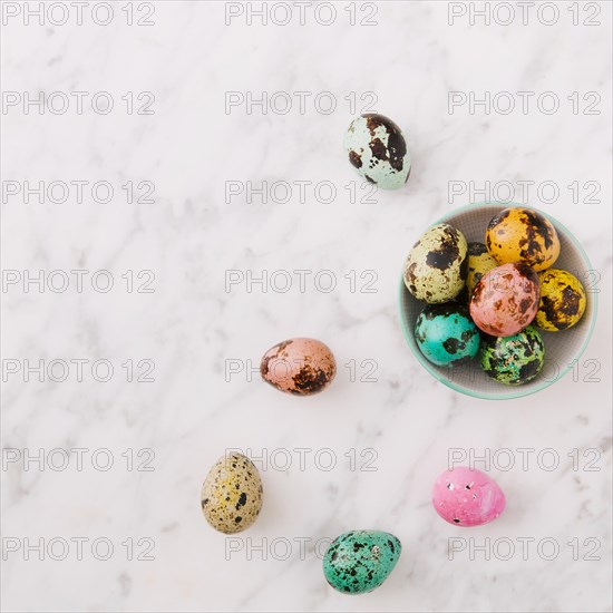 Set colourful quail easter eggs bowl