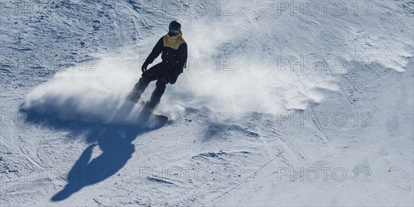 Snowboarder