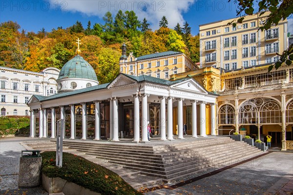 Cross Spring Pavilion on the spa promenade in autumn