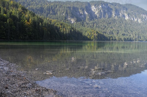 View over the Eibsee lake to the Ammergau Alps