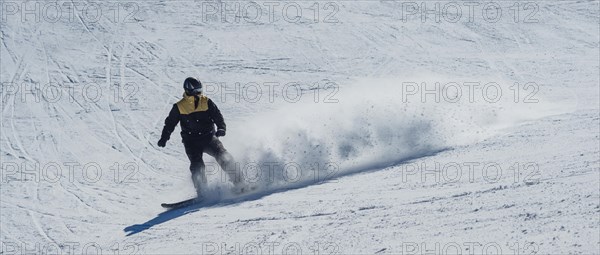 Snowboarder