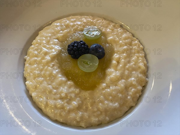 Rice porridge with apple sauce