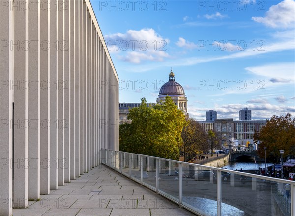 View from the terrace on the first floor of the James Simon Gallery