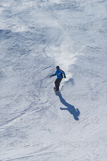 Snowboarder