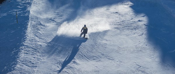 Snowboarder