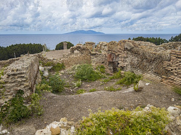 Antique Villa Romana with view of Giglio Island