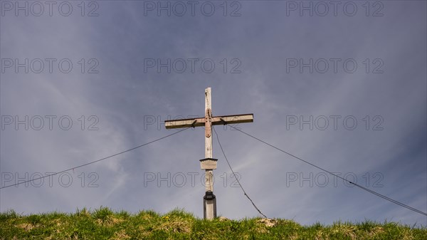 Summit cross