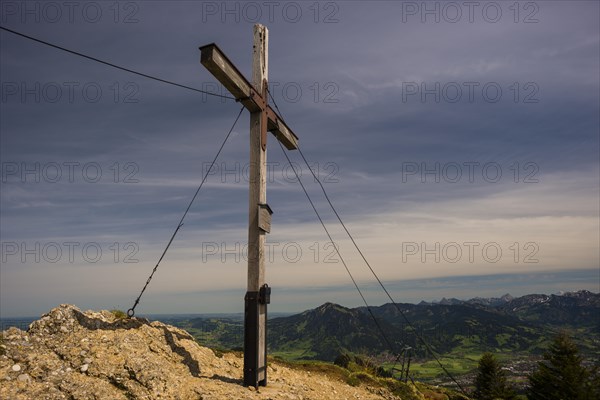 Summit cross