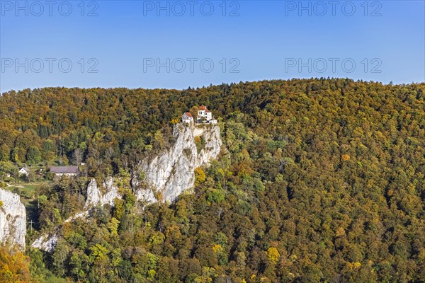 Knopfmacherfelsen viewpoint with autumn forest