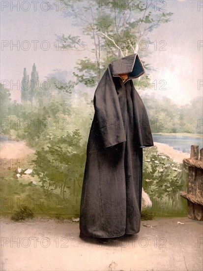 Muslim woman in Mostar