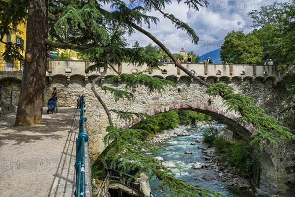 Stone footbridge over the Passer