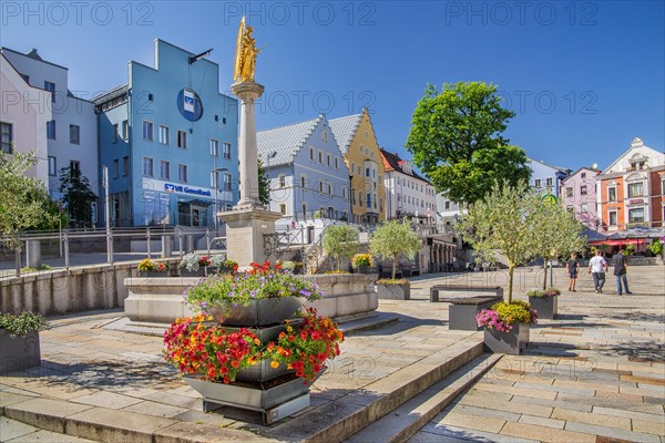 Town square with Marienbrunnen