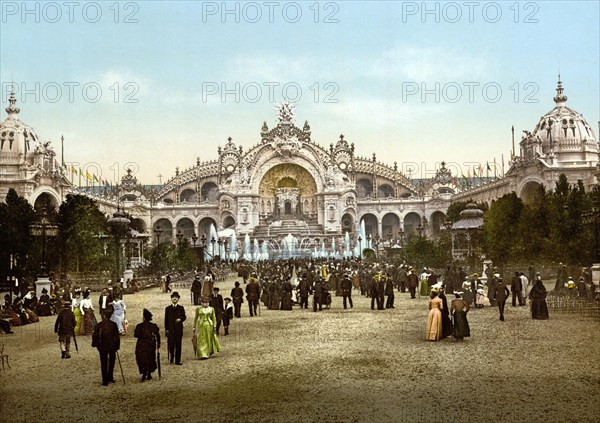 La Chateau d'Eau and Plaza