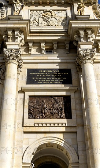 Gilded coat of arms at the entrance to the Humboldt Forum
