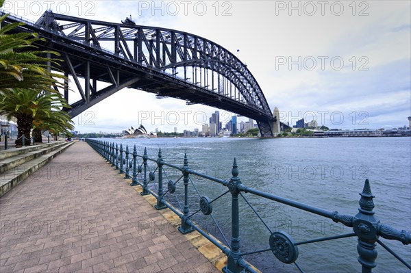 Harbourbridge with Opera House in the background