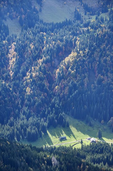 View from the Hirschberg to the Schwarzentennalm