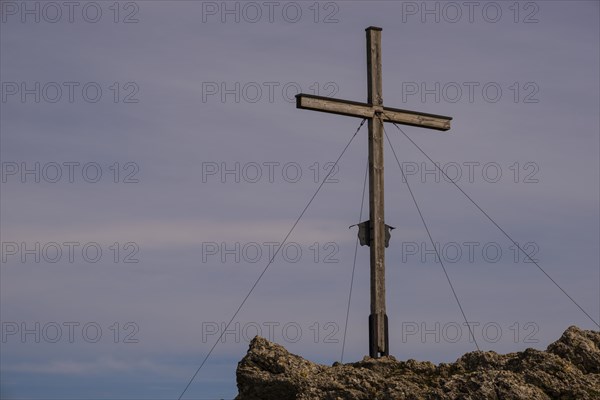 Summit cross