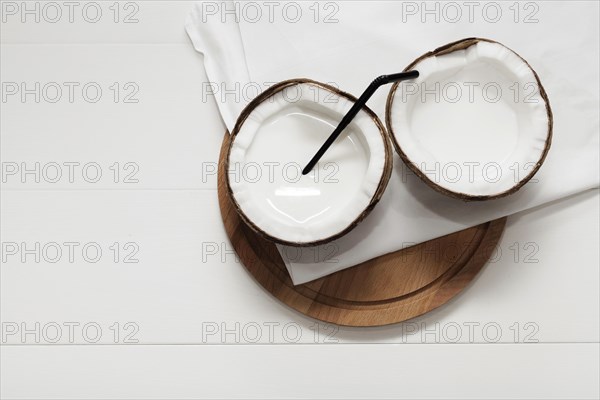 Halved coconut white napkin