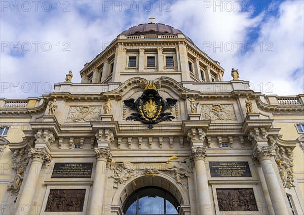 Gilded coat of arms at the entrance to the Humboldt Forum