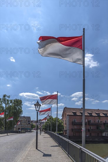 Waving Franconian flags on the Pegnitzbruecke