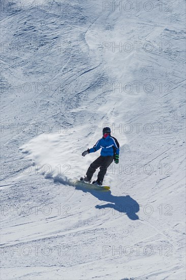 Snowboarder