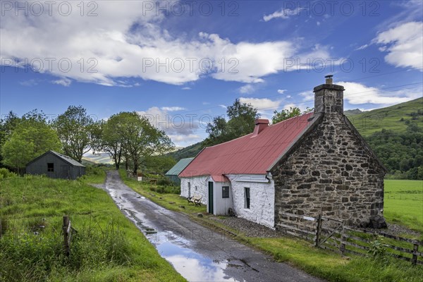 19th century Moirlanich Longhouse