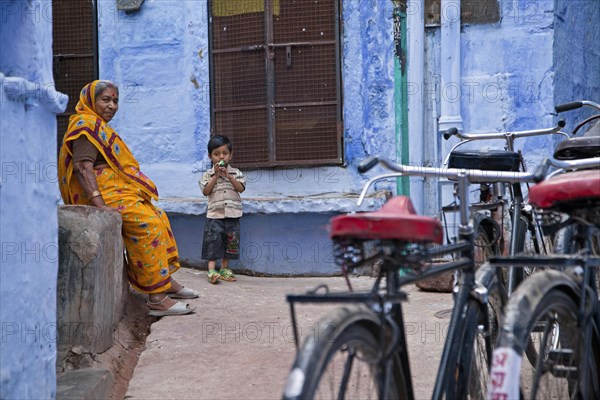 Woman wearing traditional sari in the blue city of Jodhpur