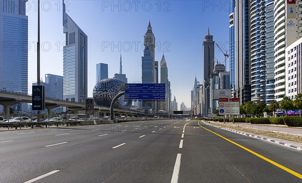 Complete closure of Sheik Zayed Road in the direction of Abu Dhabi