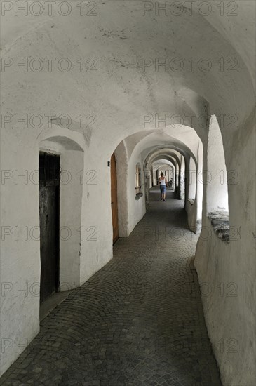 Arcade covered sidewalk pavement along the Laubengasse at Glorenza