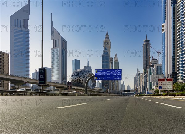 Complete closure of Sheik Zayed Road in the direction of Abu Dhabi