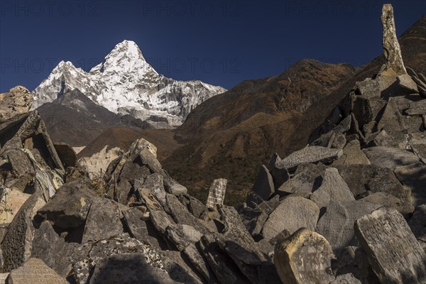 Six-thousander Ama Dablam