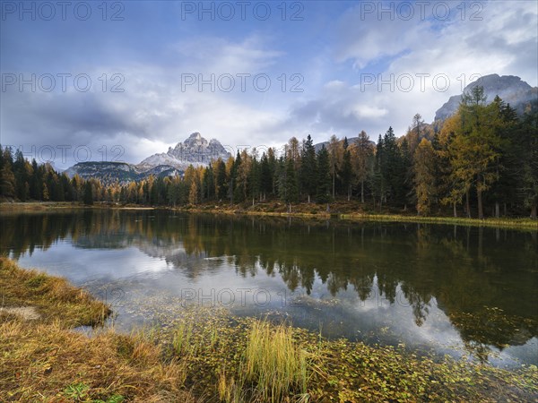 Autumn at Lago d'Antorno