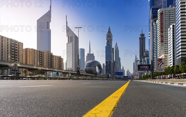 Complete closure of Sheik Zayed Road in the direction of Abu Dhabi