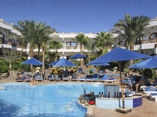 Swimming pool at Planet Oasis Resort and Dive Centre