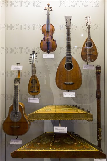 Collection of 18th century string instruments in the Vleeshuis