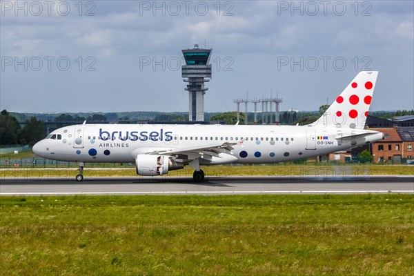 A Brussels Airlines Airbus A320 aircraft with the registration number OO-SNH at Brussels Airport