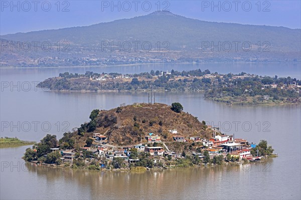 View over islands in lake Pa? tzcuaro from the island Isla de Janitzio