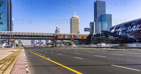 Complete closure of Sheik Zayed Road in the direction of Abu Dhabi