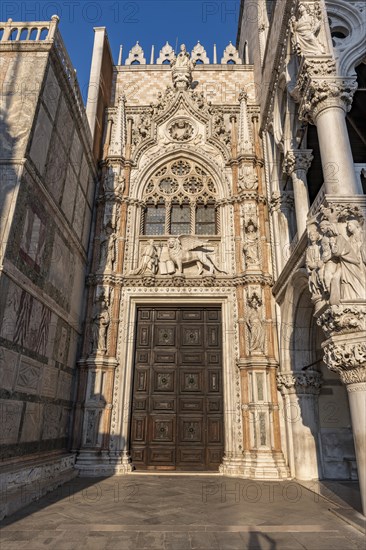 Porta della Carta