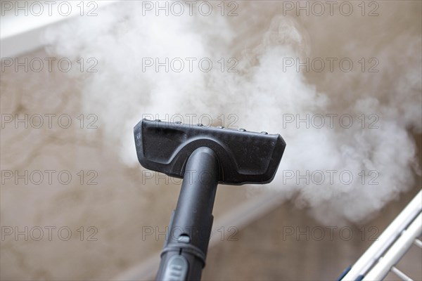 Steamer for cleaning the house